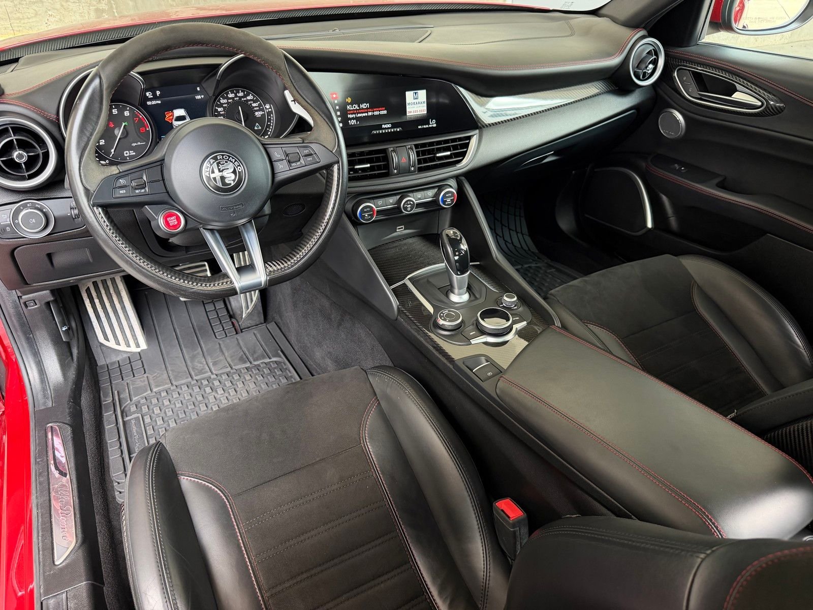 Used 2017  Alfa Romeo Quadrifoglio image 2