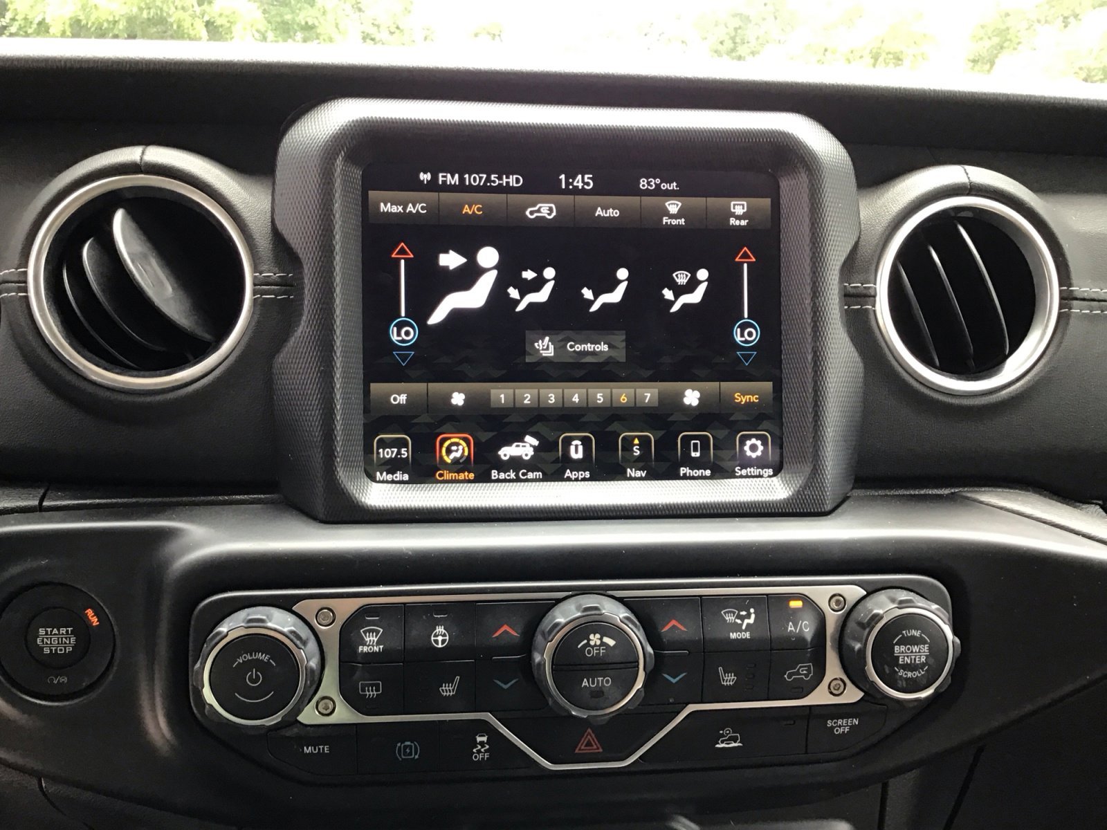 Used 2022 Bright White Clearcoat Jeep Unlimited Sahara image 18