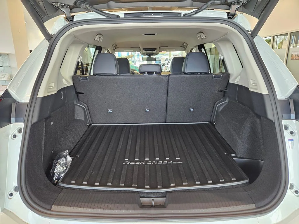 New 2026 Everest White Pearl TriCoat Nissan Rock Creek image 29