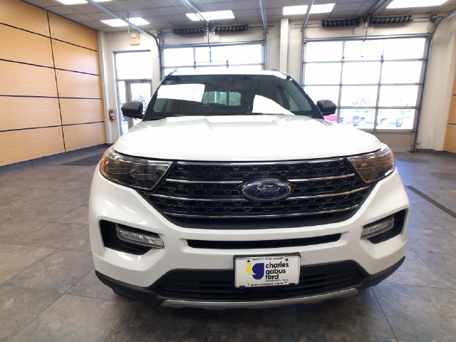 Certified Used 2020 Oxford White Ford XLT image 2