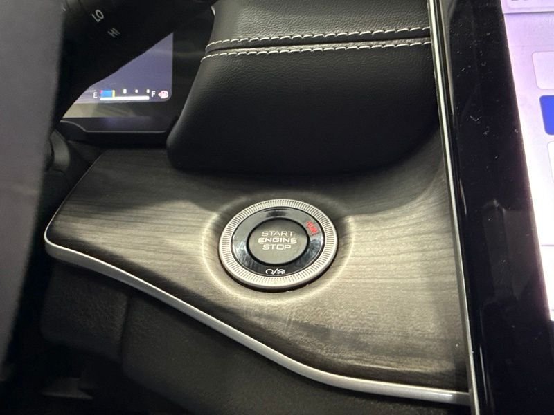 Used 2023 White Jeep Limited image 29