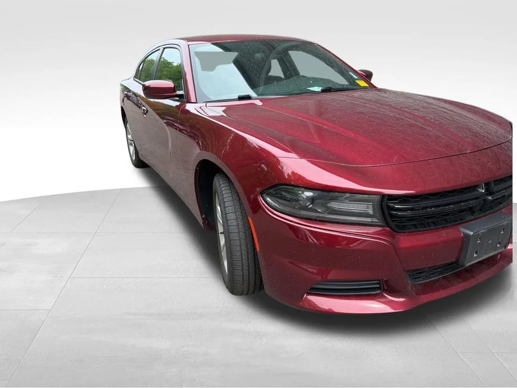 Used 2021 Red Dodge SXT image 3