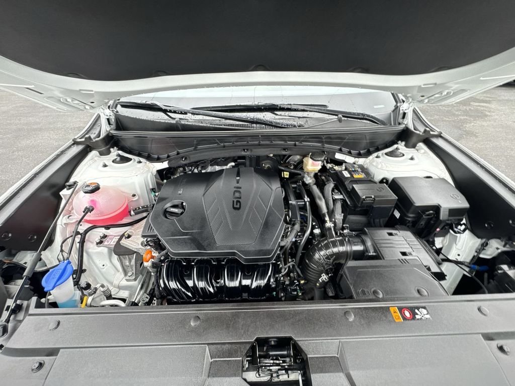 Certified Used 2024 White Hyundai SE image 31
