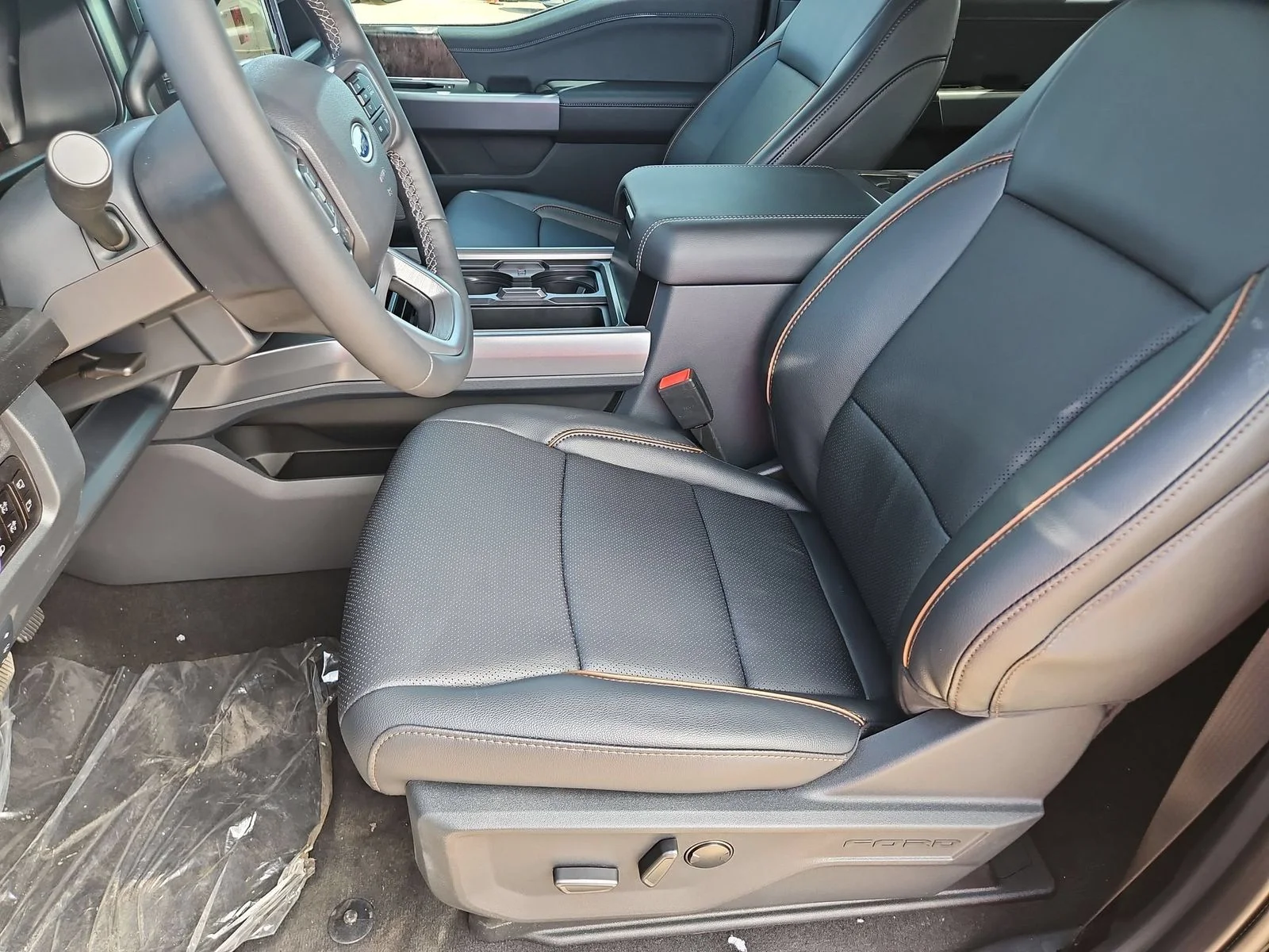 New 2026 Agate Black Metallic Ford F-250® Lariat® image 11