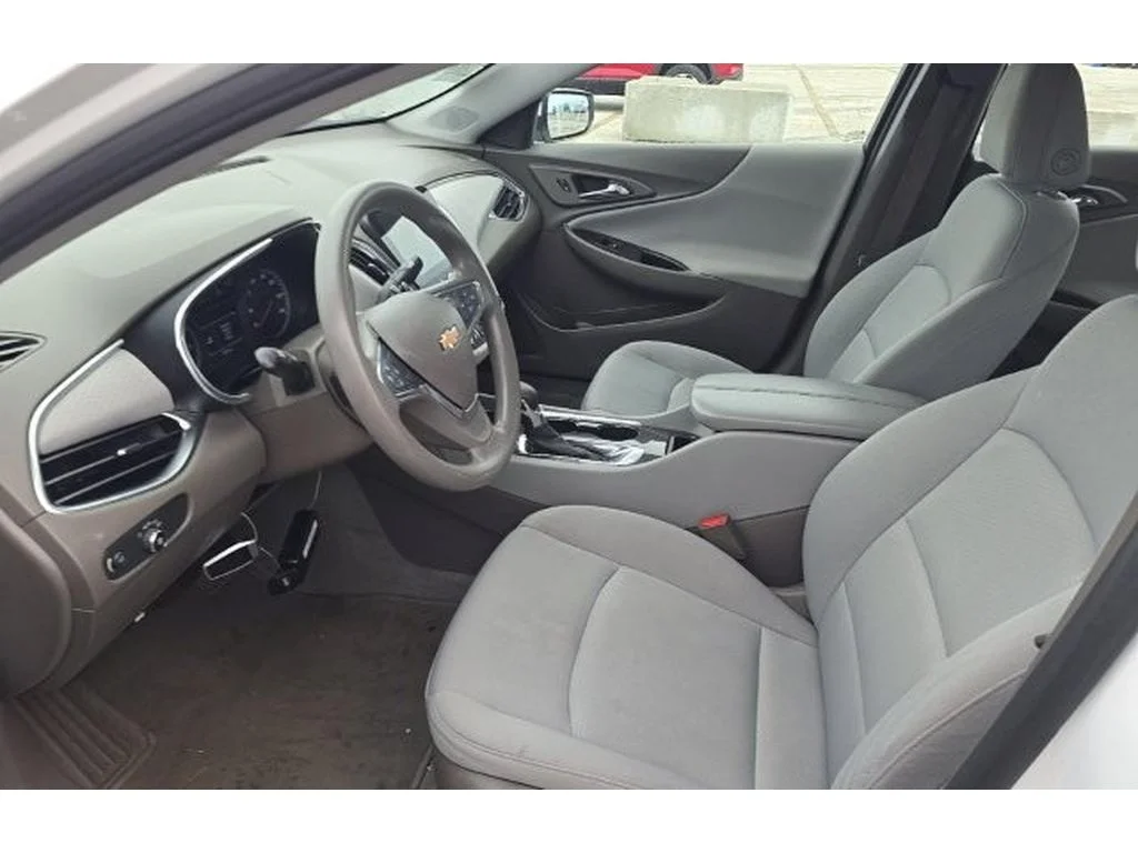 Used 2021 Summit White Chevrolet LT image 5