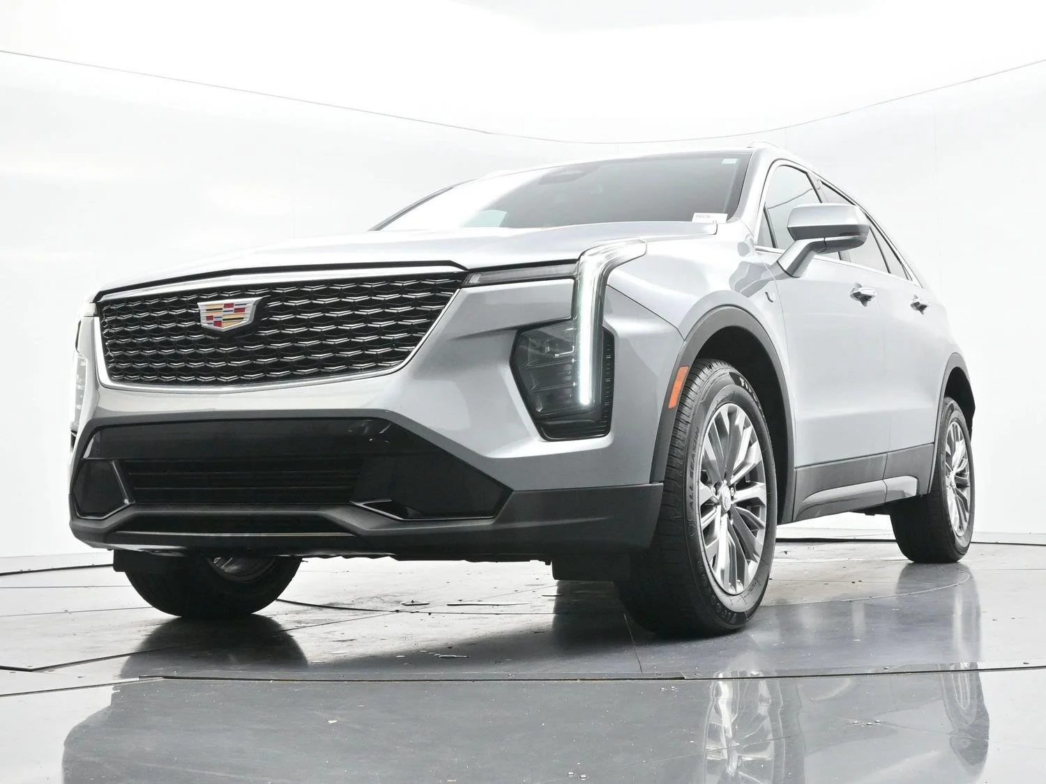 Used 2024 Argent Silver Metallic Cadillac Premium Luxury image 38