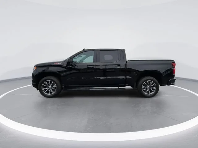 Used 2022 Black Chevrolet RST image 5