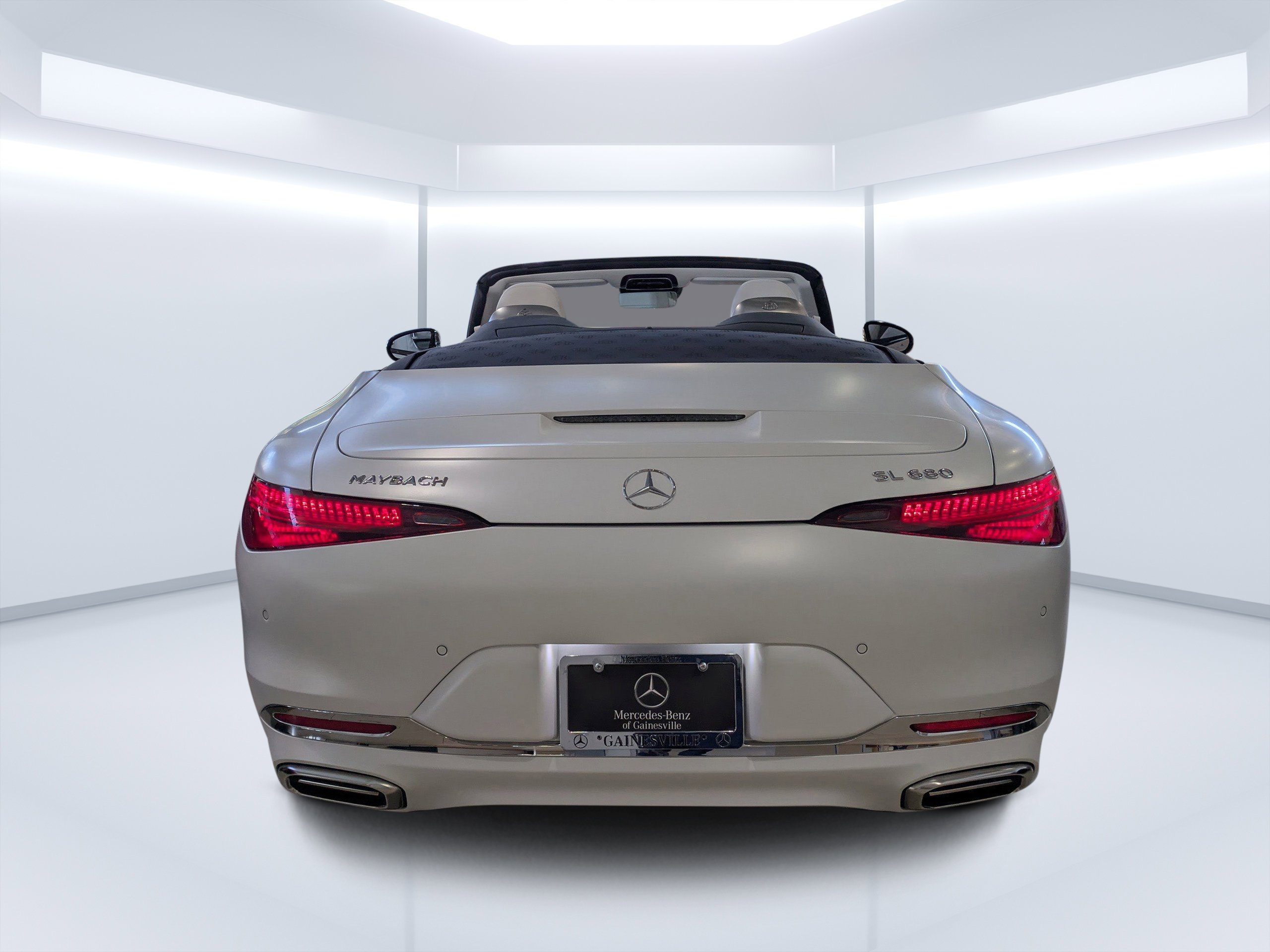 New 2026 MANUFAKTUR moonlight white magno (White Ambiance) Mercedes-Benz Maybach SL 680 Monogram Series image 7