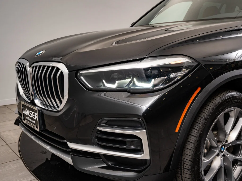 Used 2023 Black Sapphire Metallic BMW xDrive40i image 3