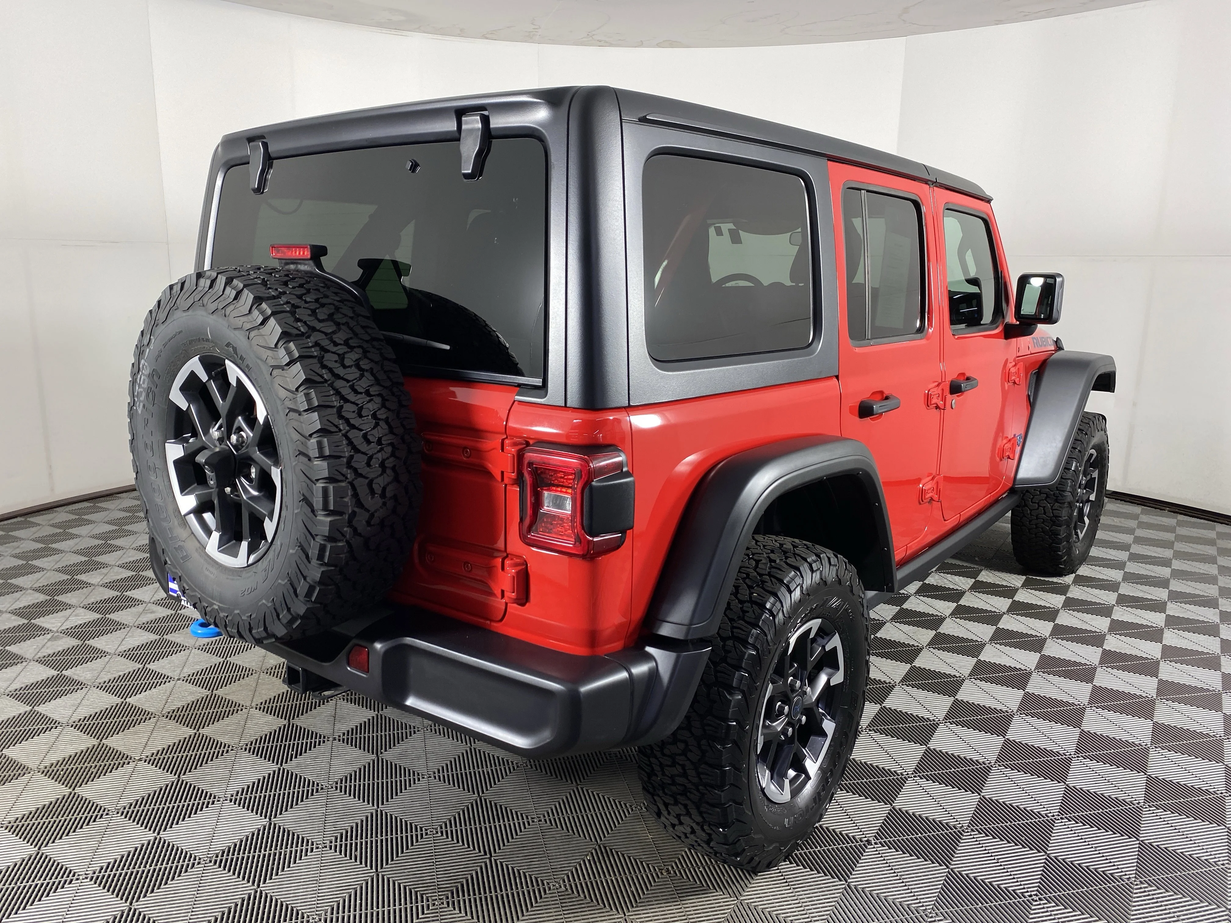 Used 2025 Firecracker Red Clearcoat Jeep Rubicon image 7