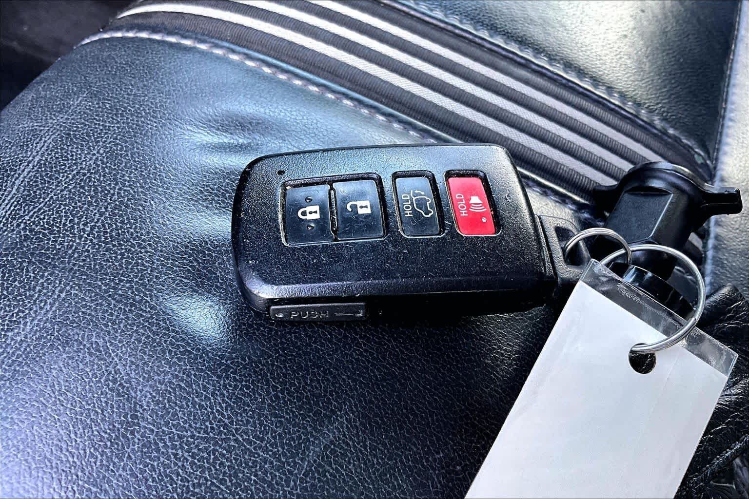 Used 2018 Blizzard Pearl Toyota SE image 22