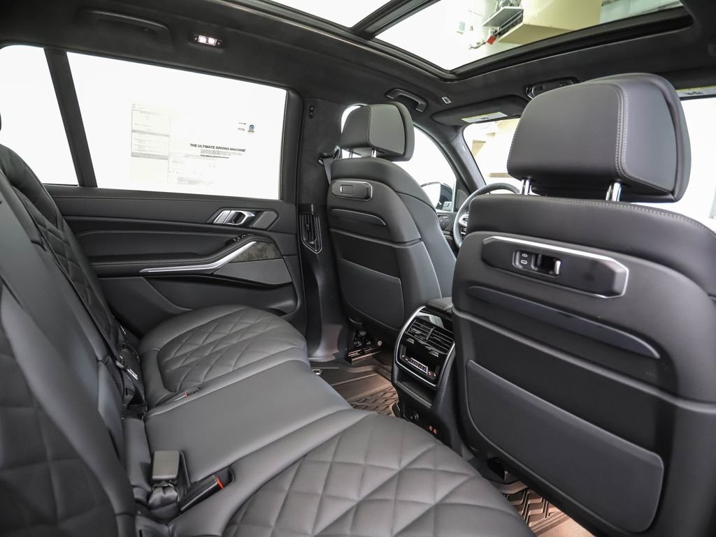 Used 2027 Gray Metallic BMW xDrive40i image 31