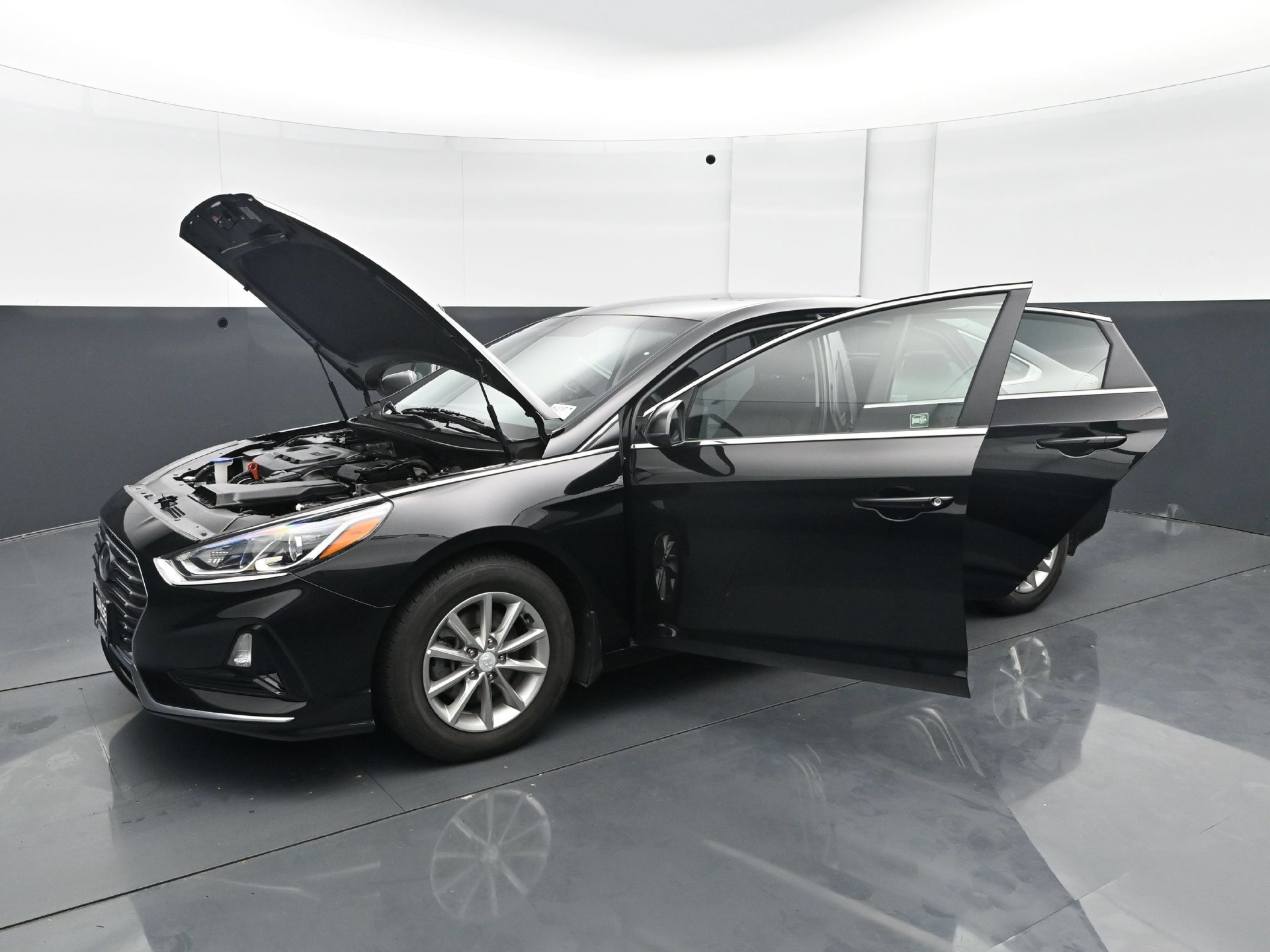 Used 2019 Phantom Black Hyundai SE 2.4L image 26