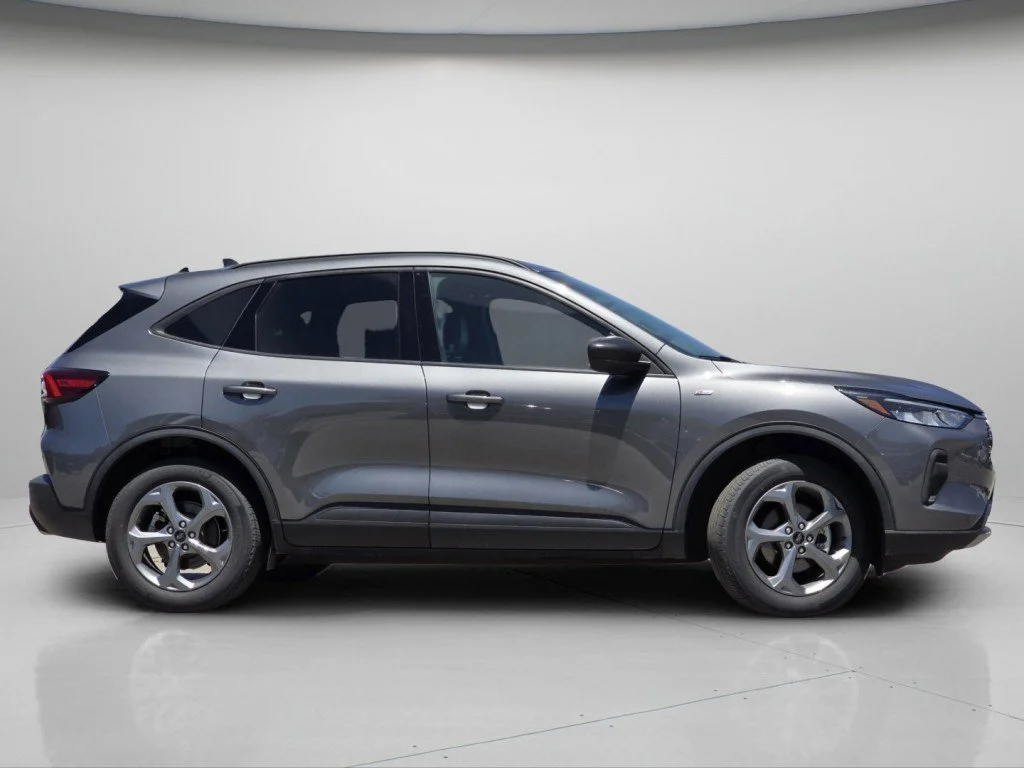 Used 2025 Gray Metallic Ford ST-Line image 23