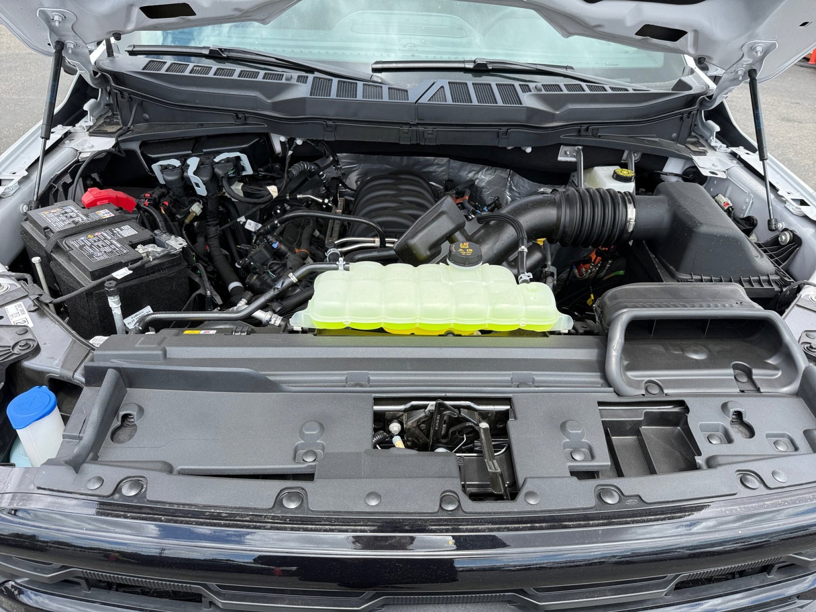 New 2026 OXFORD WHITE Ford XLT image 20