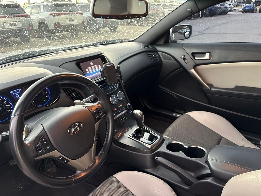 Used 2014 Silver Hyundai 2.0T Premium image 4