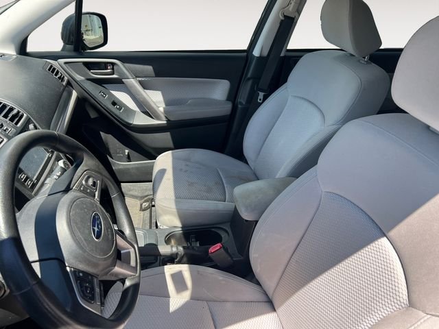 Used 2018 Dark Gray Metallic Subaru 2.5i image 9