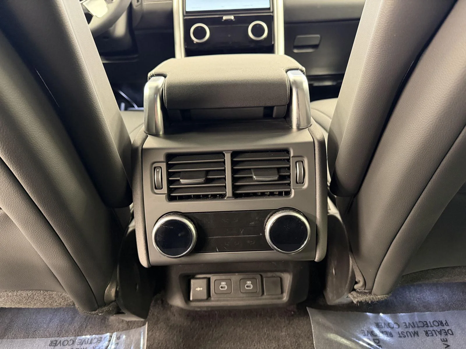 Used 2025  LAND ROVER SE image 23