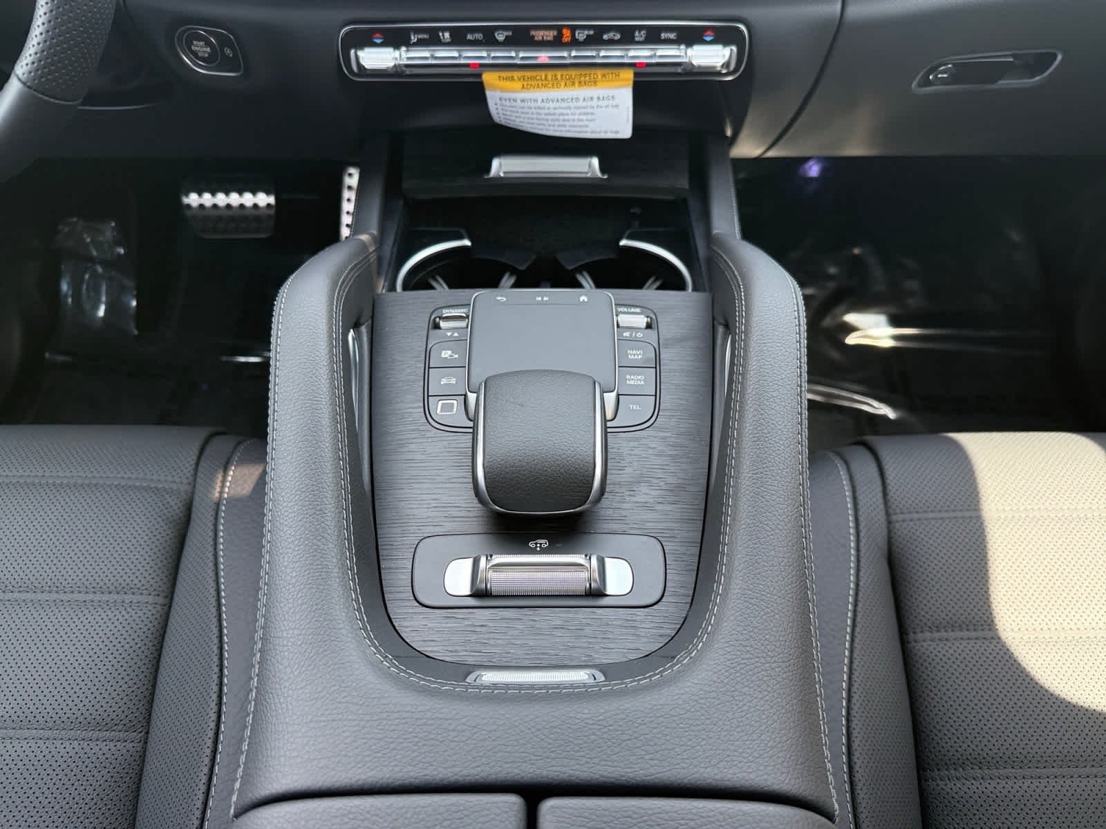 New 2026 MANUFAKTUR Moonlight White Magno Mercedes-Benz GLS 450 image 15