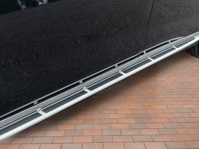 Used 2026 Black Sapphire Metallic BMW xDrive40i image 18