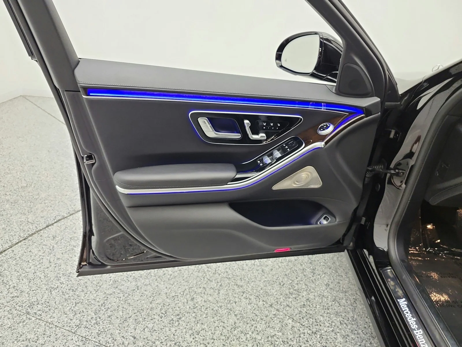 Certified Used 2022 Black Mercedes-Benz S 580 4MATIC® Sedan image 15