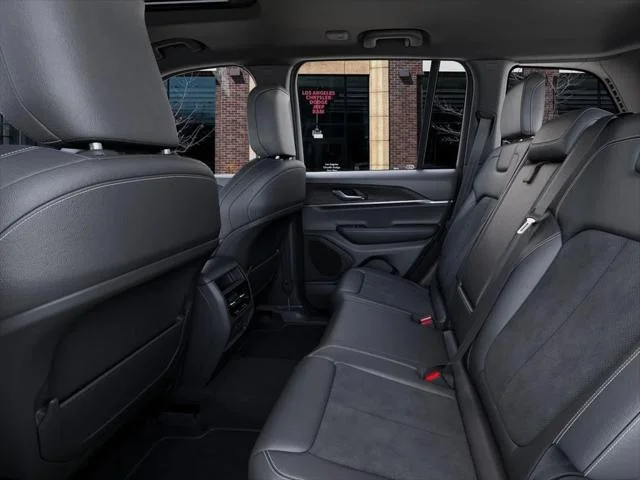 New 2026 Bright White Clear-Coat Exterior Paint Jeep Laredo image 23