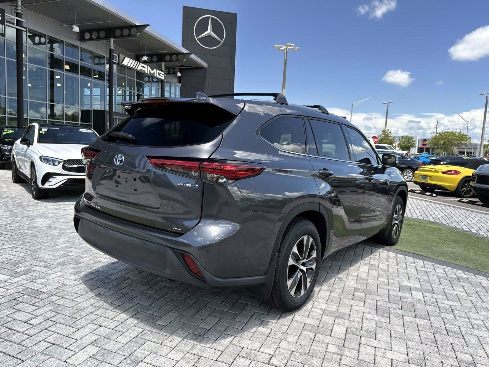Used 2022 Magnetic Gray Metallic Toyota XLE image 5