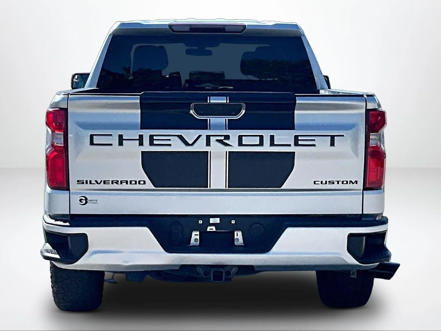 Used 2021 Silver Chevrolet Custom image 5
