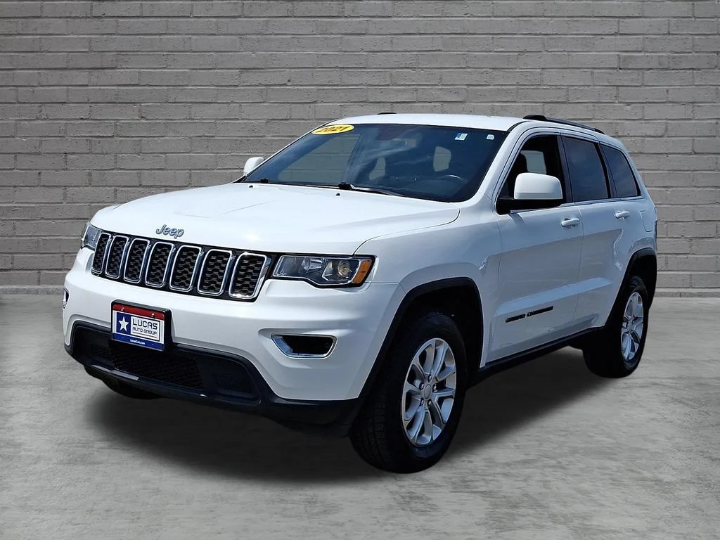 Used 2021 Bright White Clearcoat Jeep Laredo E image 5