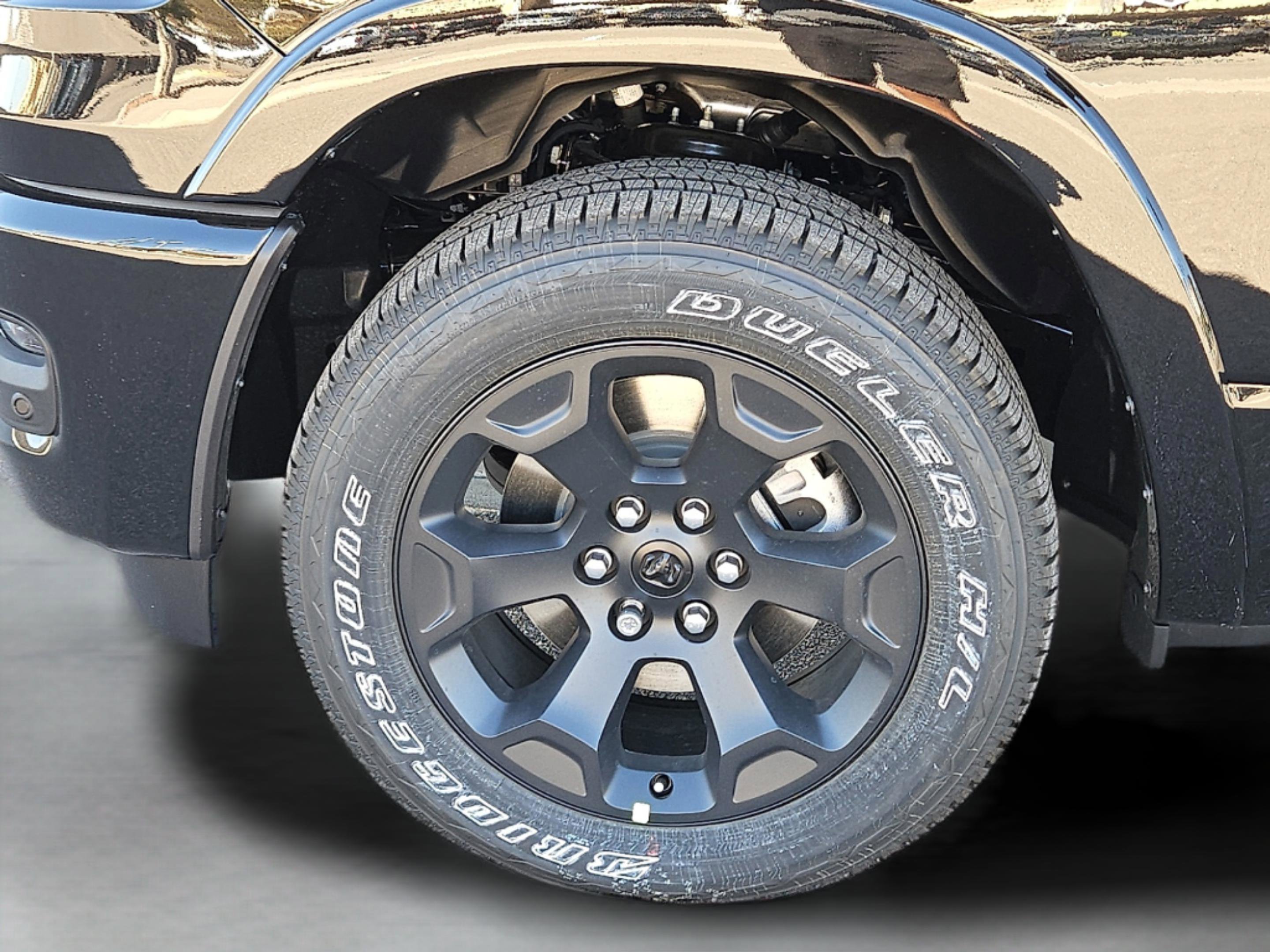 New 2026 Diamond Black Crystal Pearl-Coat Exterior Paint RAM Lone Star image 6