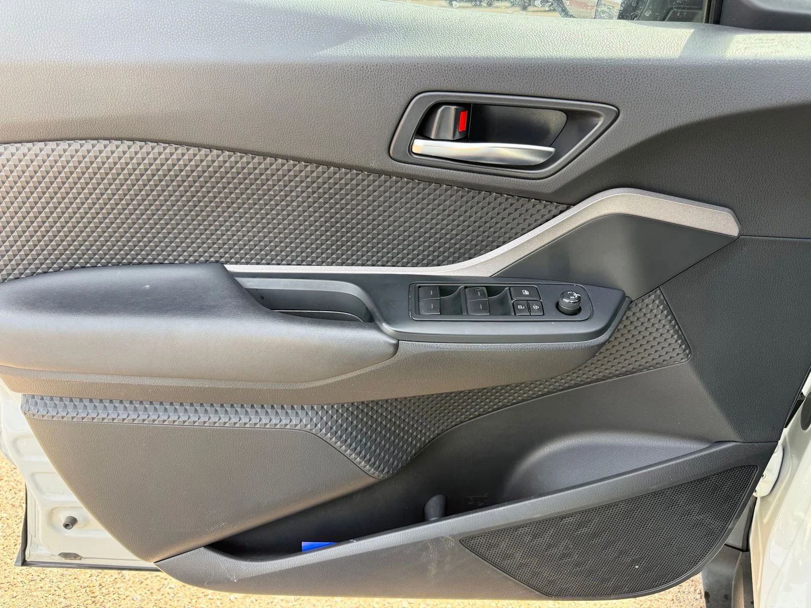 Used 2021 White Toyota LE image 12