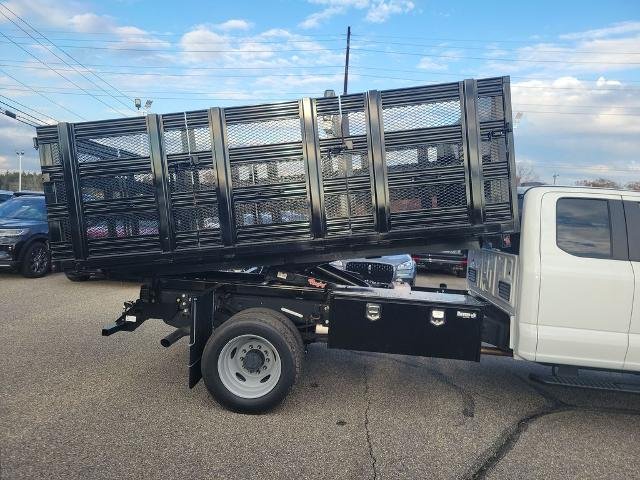 2025 Ford F-450 Super Duty Chassis Cab XL - Photo 27