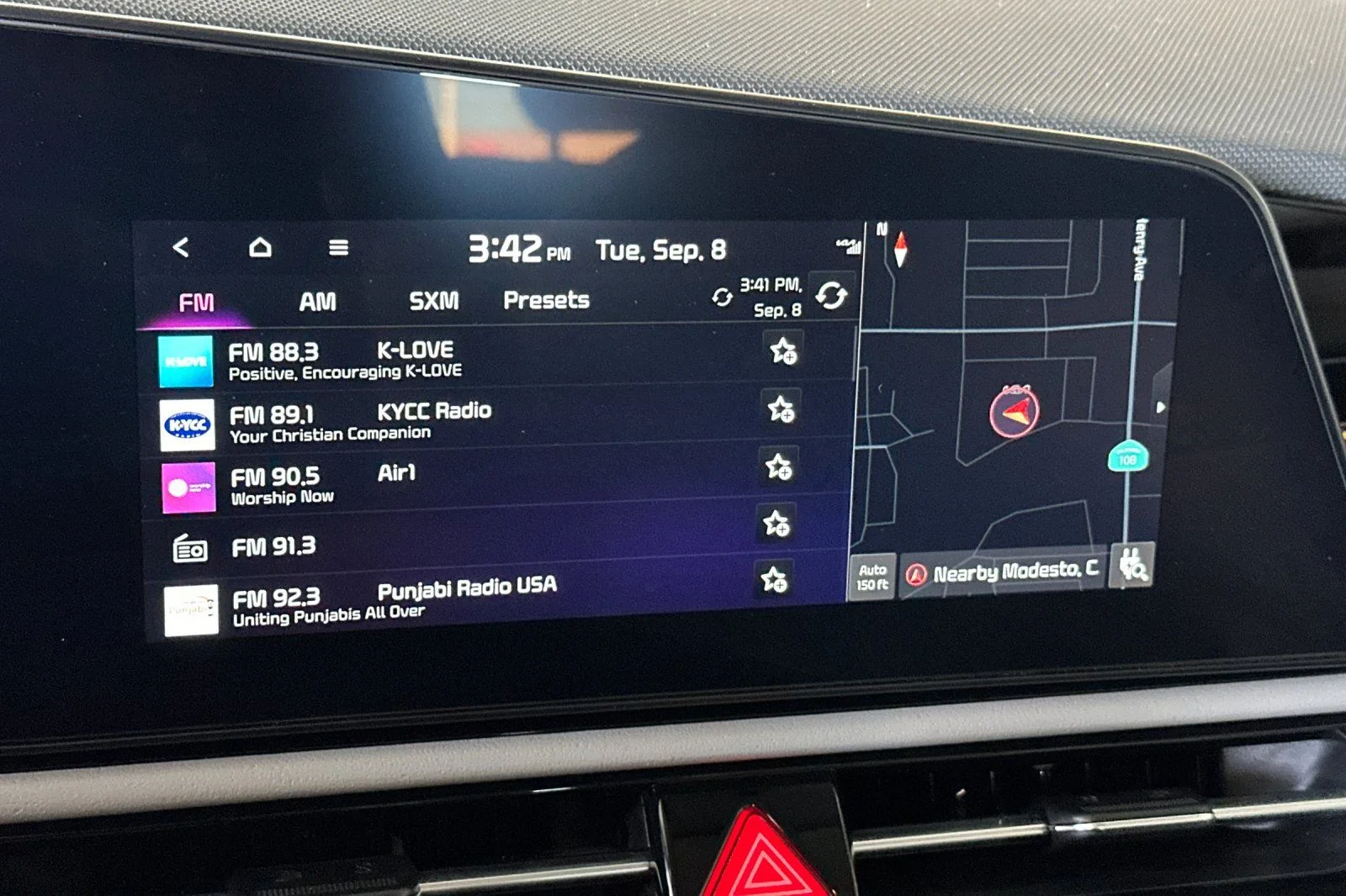 Used 2023 Steel Gray Kia Wind image 15