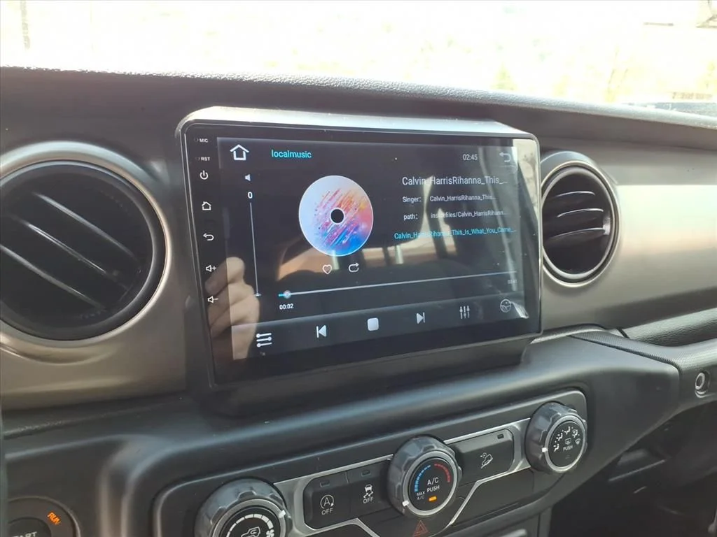 Used 2018 White Jeep Unlimited Sport S image 21