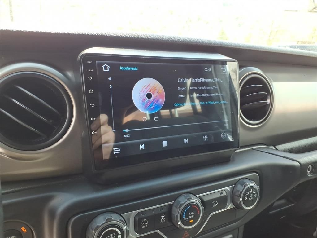 Used 2018 White Jeep Unlimited Sport S image 21