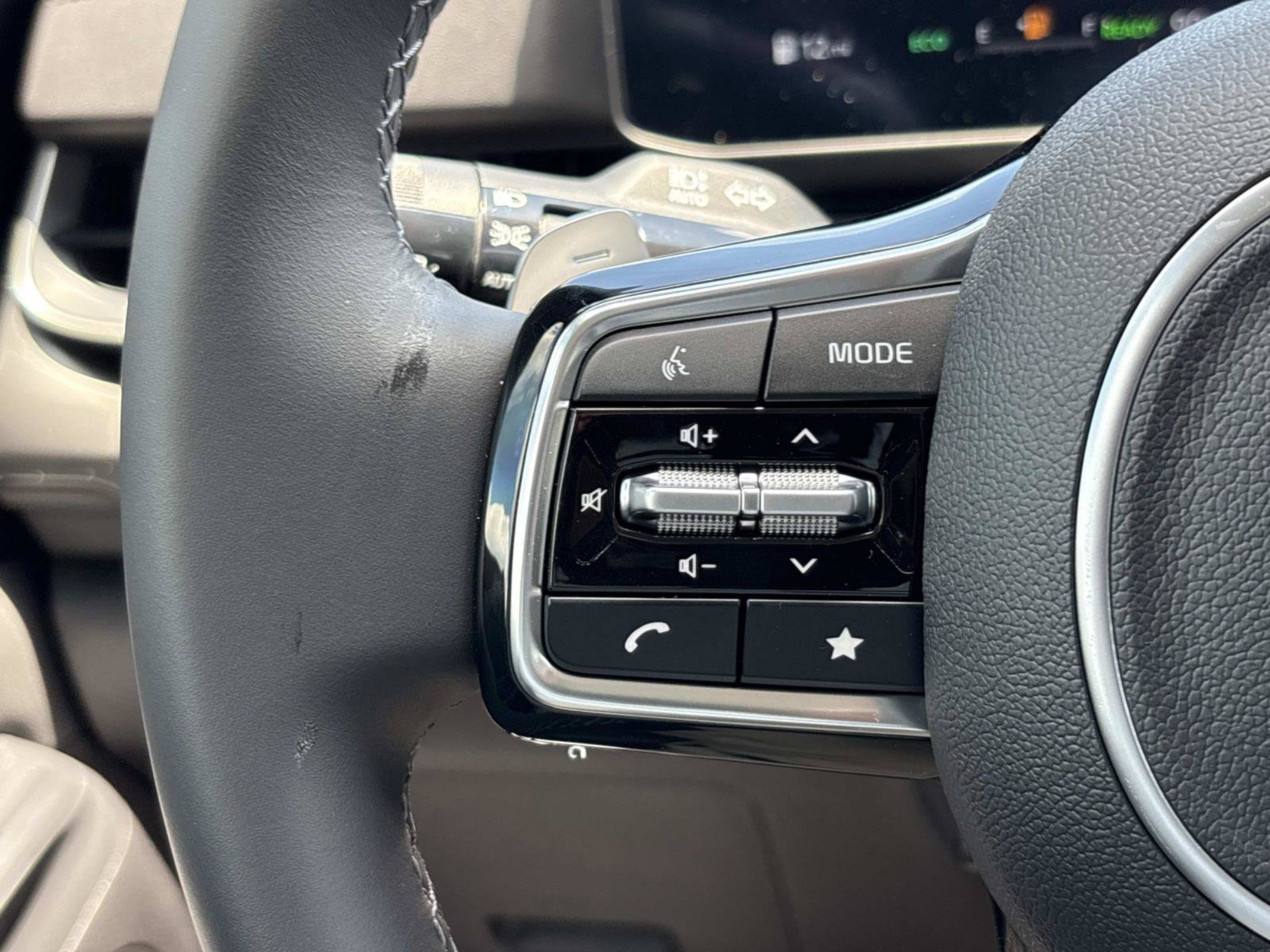 New 2026 Ceramic Silver Kia SX image 25