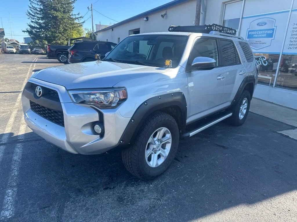 Certified Used 2018 Classic Silver Metallic Toyota SR5 image 13