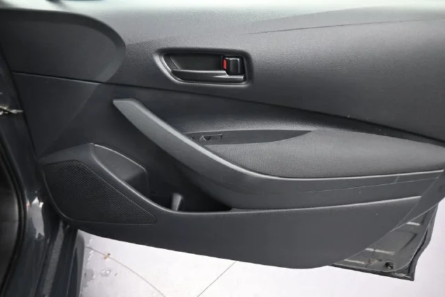 Used 2025  Toyota LE image 13