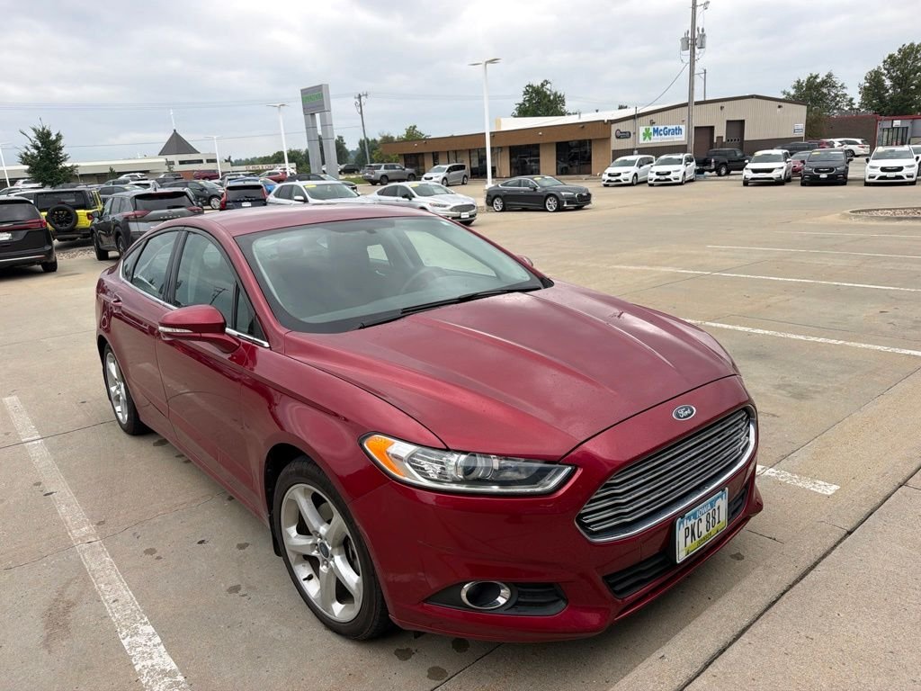 Used 2013 Red Ford SE image 4