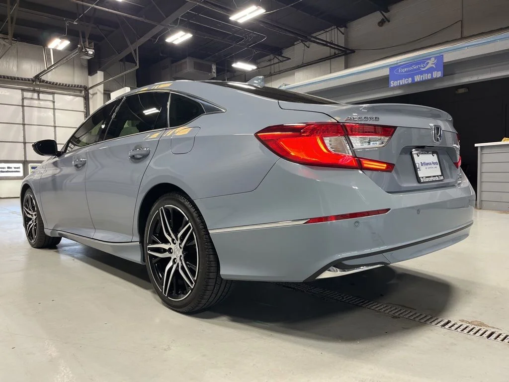 Certified Used 2022 Sonic Gray Pearl Honda Touring image 5