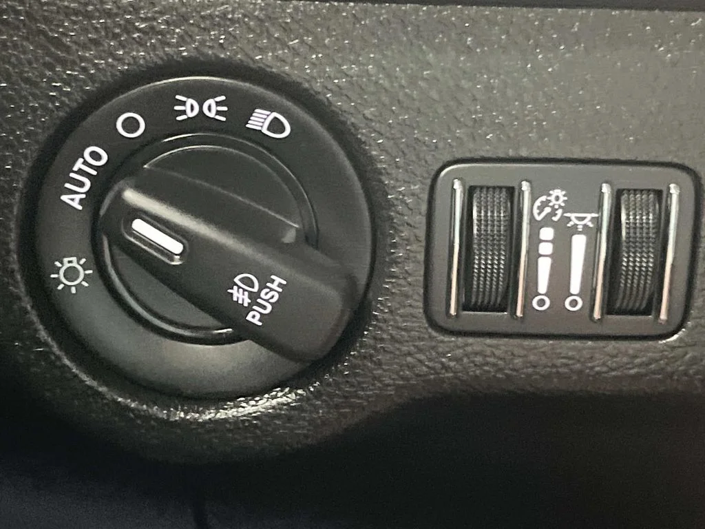 Used 2021 Torred Clearcoat Dodge R/T 5.7L HEMI 1 Owner image 26