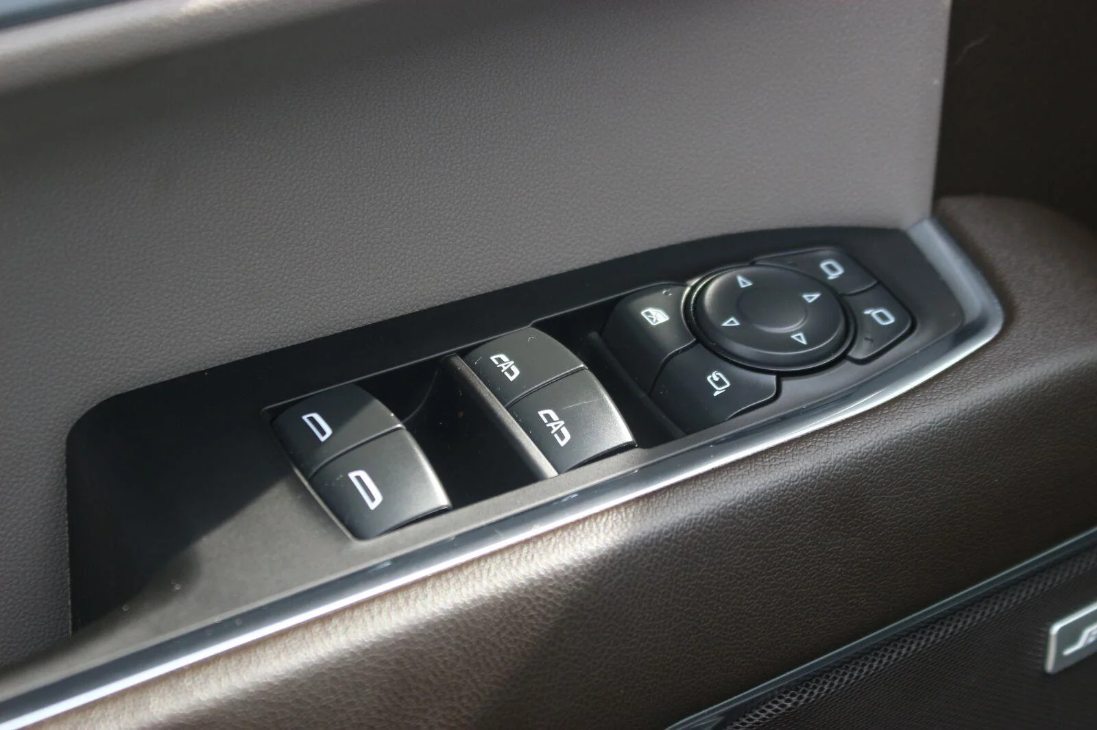 Used 2022 Northsky Blue Metallic Chevrolet LTZ image 16