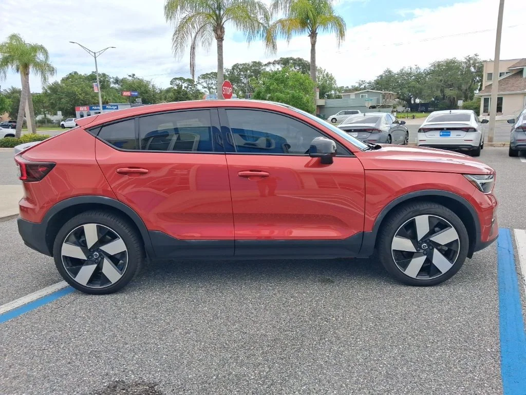 Used 2023 Red Volvo Ultimate image 4