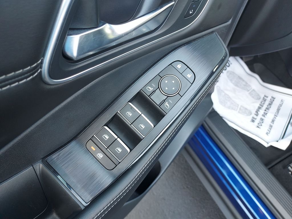 Used 2023 Blue Nissan Platinum image 11