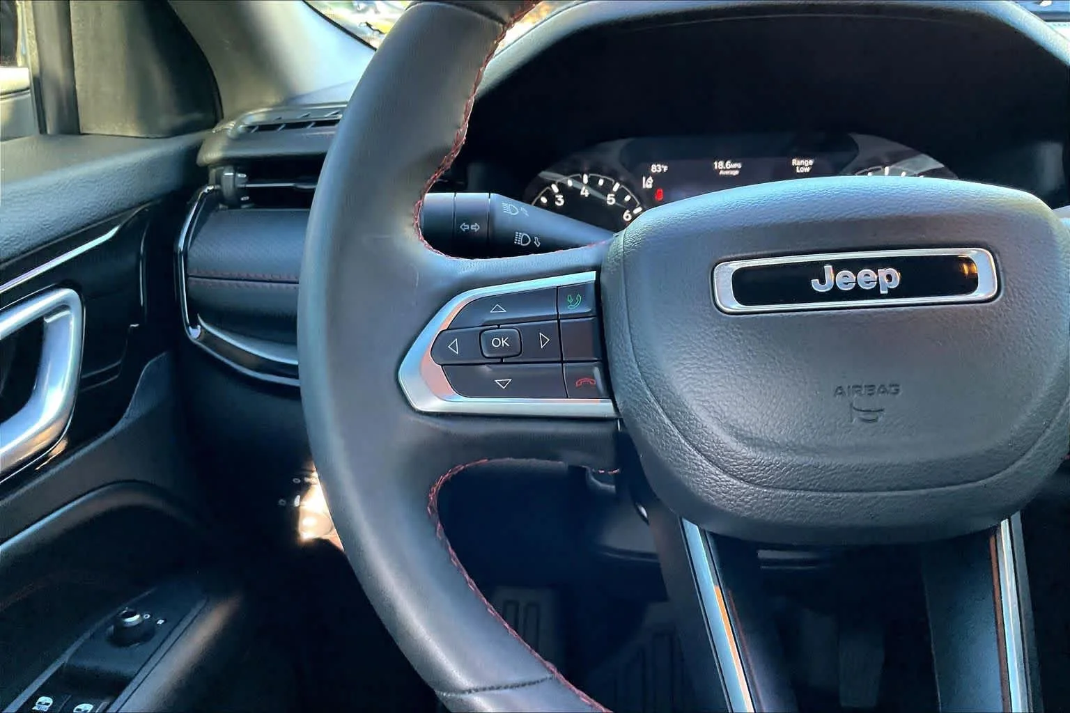 Used 2023 Billet Silver Metallic Clearcoat Jeep Trailhawk image 23