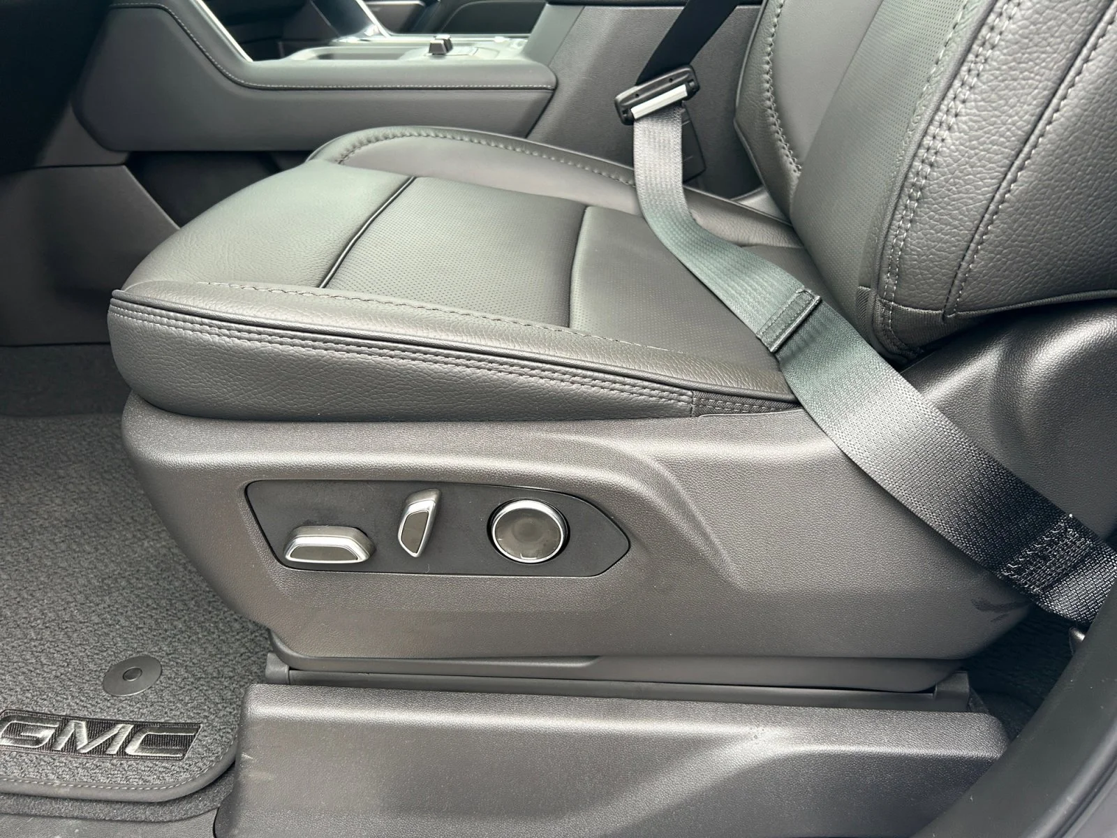 New 2026 Glacier White Tricoat GMC Denali image 15