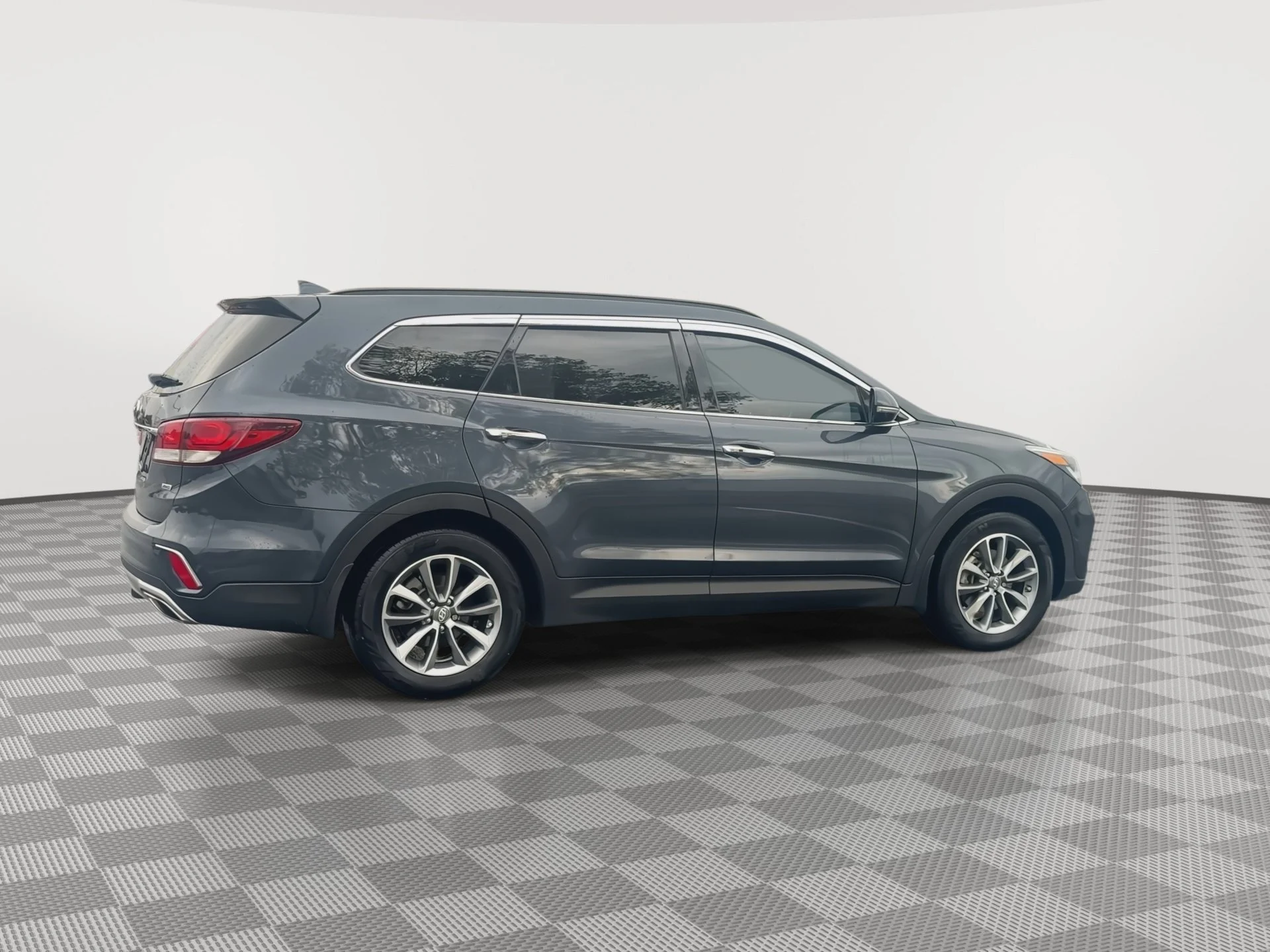 Used 2018 Night Sky Pearl Hyundai SE image 9