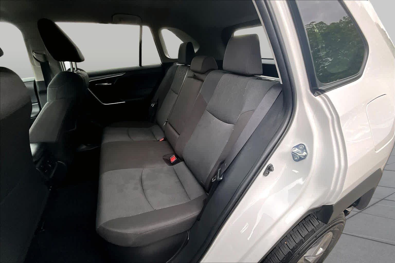 Used 2025 Ice Cap Toyota Hybrid XLE image 21