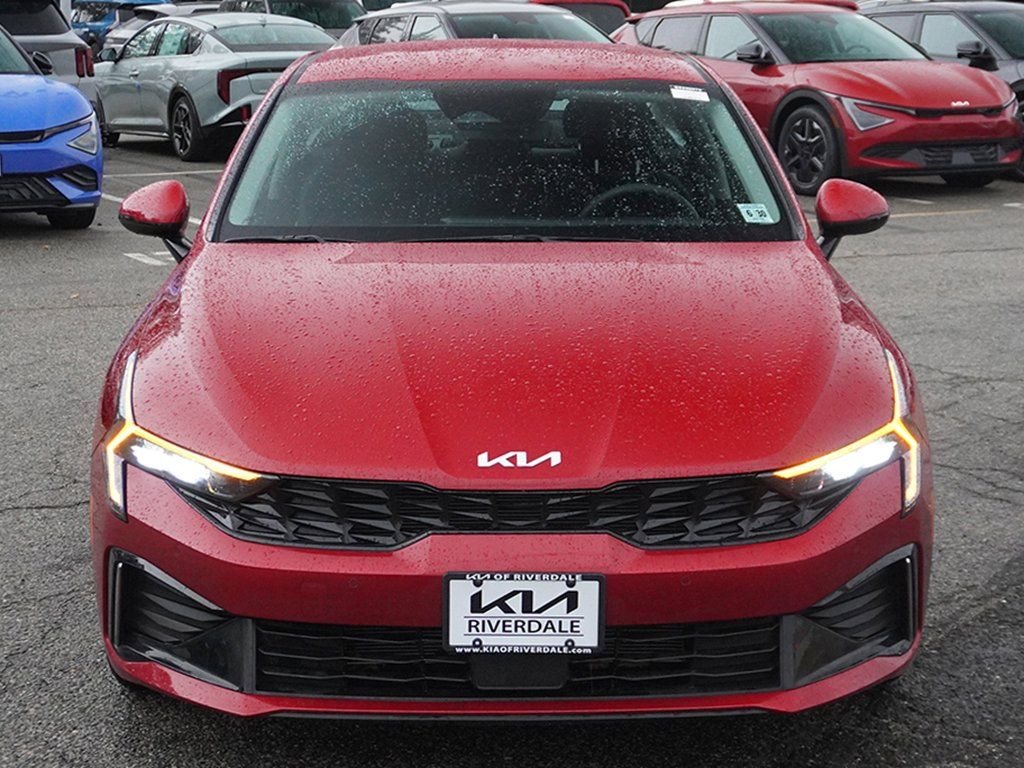 Used 2025 Red Kia LXS image 10