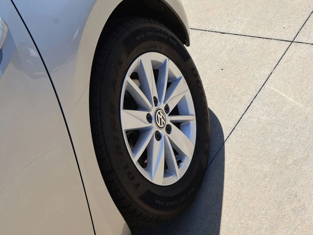 Used 2018  Volkswagen TSI S 4-Door image 34